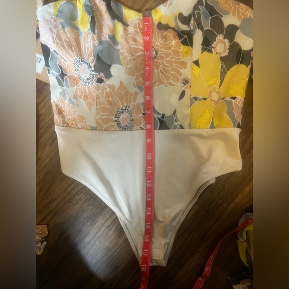 NWT Seven Wonders Floral Off Shoulder Body Suit - Picture 9 of 9